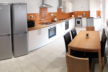 6 bed house, Crescent road, Near university, Middlesbrough, TS14QJ - Image 3