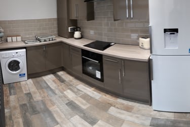 5 bed house, Gresham road, Near university, Middlesbrough, TS14LL - Image 1