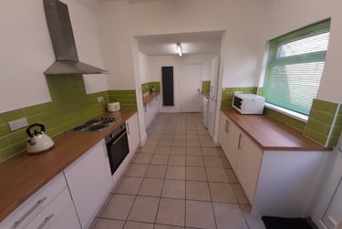 5 bed house, Kensington road, Near university, Middlesbrough, TS56AW - Image 1