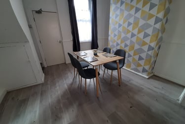 2 bed house, Maple street, Near university, Middlesbrough, TS13DS - Image 3