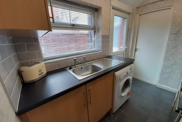 2 bed house, Maple street, Near university, Middlesbrough, TS13DS - Image 6