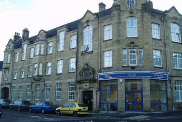 9 bed flat, Wilton St, Near university, Bradford, BD71AG - Image 1
