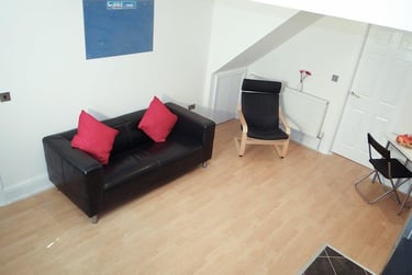 3 bed flat, Ecclesall road, Ecclesall, Sheffield, S118PF - Image 3