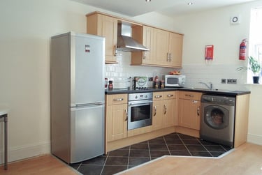 3 bed flat, Ecclesall road, Ecclesall, Sheffield, S118PF - Image 2