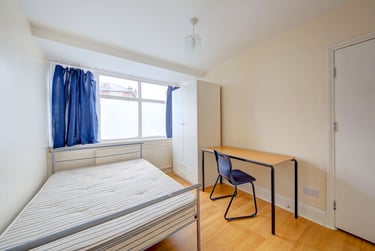 4 bed house, The bittoms, Near university, Kingston, KT12AR - Image 5