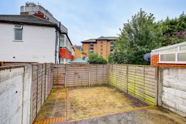 4 bed house, The bittoms, Near university, Kingston, KT12AR - Image 6