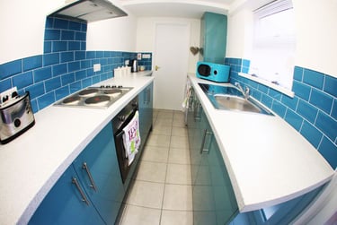 3 bed house, Tennyson street, Near university, Middlesbrough, TS14LZ - Image 2