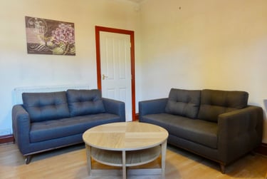 4 bed house, Wayland road, Hunters bar, Sheffield, S118YE - Image 2