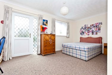 5 bed house, Baverstock Road, Talbot village, Bournemouth, BH125EX - Image 4