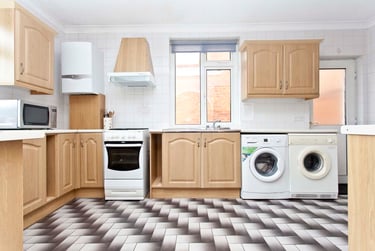 5 bed house, Redbreast Road North, Winton, Bournemouth, BH93JF - Image 2