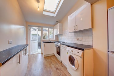 5 bed house, Horace road, Near university, Kingston, KT12SL - Image 3