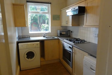 4 bed house, Vincent road, Sharrow, Sheffield, S71BW - Image 2