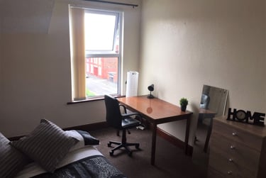 2 bed flat, Hathersage road, Victoria park, Manchester, M130FE - Image 5
