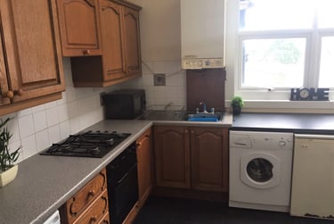 2 bed flat, Hathersage road, Victoria park, Manchester, M130FE - Image 2