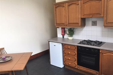 2 bed flat, Hathersage road, Victoria park, Manchester, M130FE - Image 1