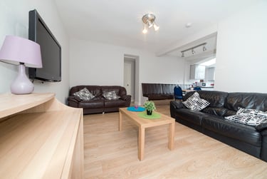 6 bed house, Leighbrook road, Fallowfield, Manchester, M146BG - Image 1
