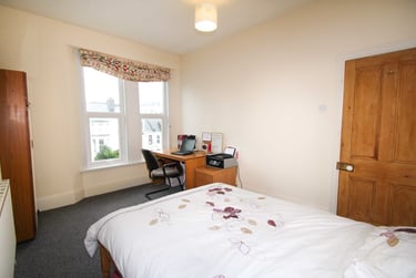3 bed flat, Alexandra Road, Mutley, Plymouth, PL47JT - Image 2