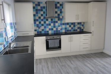 4 bed house, Fairfield terrace, Mount pleasant, Swansea, SA16JX - Image 2