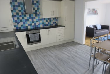 4 bed house, Fairfield terrace, Mount pleasant, Swansea, SA16JX - Image 1