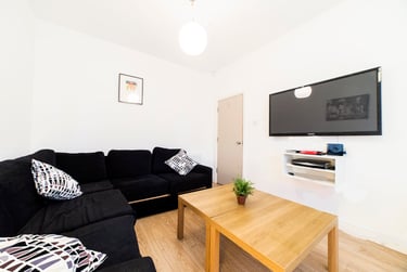 7 bed house, Whitby road, Fallowfield, Manchester, M146GH - Image 1