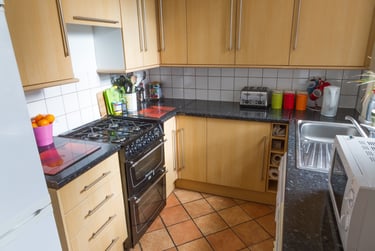5 bed house, Hessle place, Hyde park, Leeds, LS61EG - Image 3