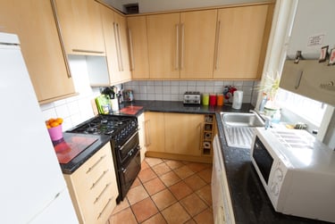 5 bed house, Hessle place, Hyde park, Leeds, LS61EG - Image 4