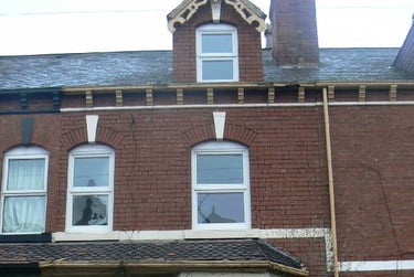 5 bed house, Hessle place, Hyde park, Leeds, LS61EG - Image 1