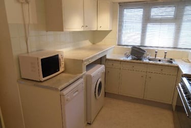 3 bed flat, Minute walk to university, Middle Street, Near university, Portsmouth, PO54BX - Image 6