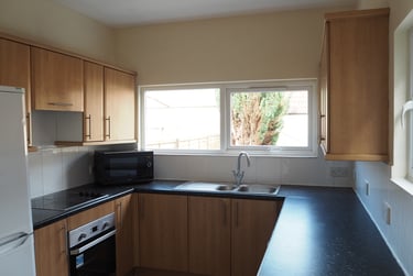 6 bed house, Beatrice Road, Southsea, Portsmouth, PO40JY - Image 1