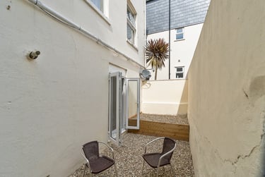 3 bed flat, Bedford Terrace, North hill, Plymouth, PL48EY - Image 7