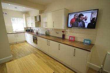 5 bed house, Harland road, Ecclesall, Sheffield, S118NB - Image 1