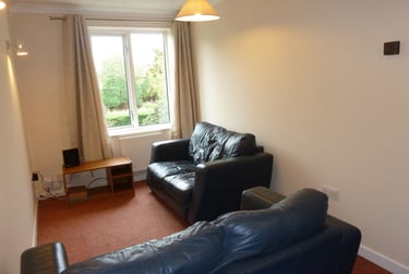 6 bed house, McWilliam Close, Talbot village, Bournemouth, BH125HP - Image 5