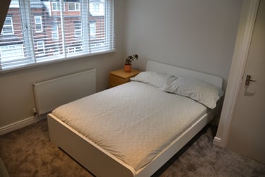 4 bed house, Woodside Place, Burley, Leeds, LS42QU - Image 2