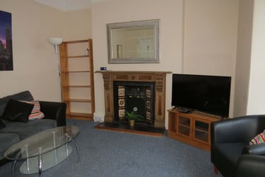 5 bed house, Trematon terrace, Mutley plain, Plymouth, PL46QS - Image 1