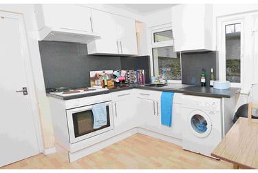 2 bed flat, Prospect Street, City centre, Plymouth, PL48NY - Image 2
