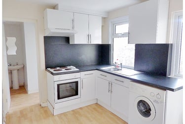 2 bed flat, Prospect Street, City centre, Plymouth, PL48NY - Image 3