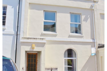 2 bed flat, Prospect Street, City centre, Plymouth, PL48NY - Image 1