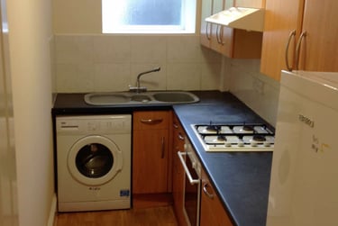 2 bed flat, Alexandra Road, Mutley plain, Plymouth, PL47EF - Image 3