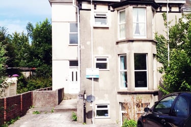 2 bed flat, Alexandra Road, Mutley plain, Plymouth, PL47EF - Image 1