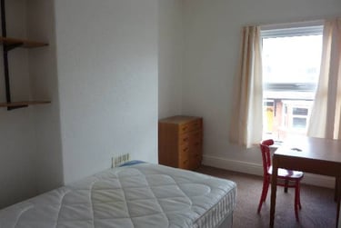 5 bed house, Dickenson road, Rusholme, Manchester, M145HJ - Image 4