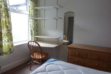 5 bed house, Dickenson road, Rusholme, Manchester, M145HJ - Image 5