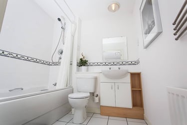 Double Tower Room with en-suite at Trinity Court, 9 Pittodrie Street, Old Aberdeen, Aberdeen, AB245QU - Image 5