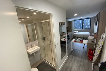 Standard Studio at Stanhope House, 91-95 Commercial Road, City Centre, Portsmouth, PO11BQ - Image 2