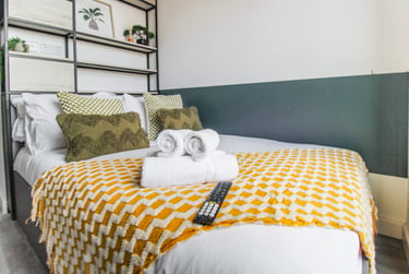 Ensuite at The Nest, 3-7 Marble Street, Clarendon Park, Leicester, LE15XD - Image 3