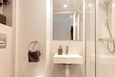 Deluxe Ensuite Plus at Howard Gardens, Howard Gardens, Cardiff, CF240FA - Image 2