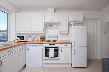 Premium - 3 Bed Flat at Trinity Court, 9 Pittodrie Street, Old Aberdeen, Aberdeen, AB245QU - Image 6