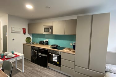 Premium Plus Studio at Stanhope House, 91-95 Commercial Road, City Centre, Portsmouth, PO11BQ - Image 3