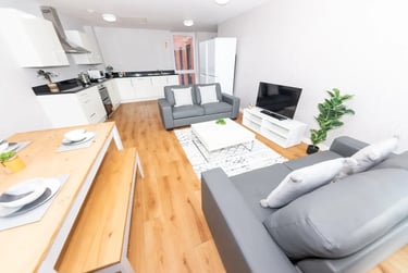 Ensuite Deluxe Student Room at X1 The Edge, 2 Seymour Street, Liverpool John Moores University, Liverpool, L35PE - Image 9