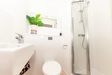 Ensuite Deluxe Student Room at X1 The Edge, 2 Seymour Street, Liverpool John Moores University, Liverpool, L35PE - Image 4