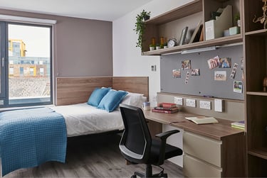 Classic Ensuite at Howard Gardens, Howard Gardens, Cardiff, CF240FA - Image 1